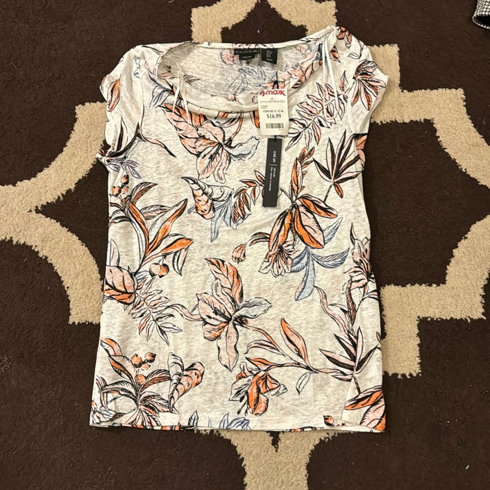 Flower printed sleeveless shirt